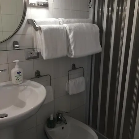 Apartment La Residenza Short Let Monolocale Standard Via Chiaia 82 Naples