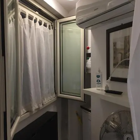 Apartment La Residenza Short Let Monolocale Standard Via Chiaia 82 *