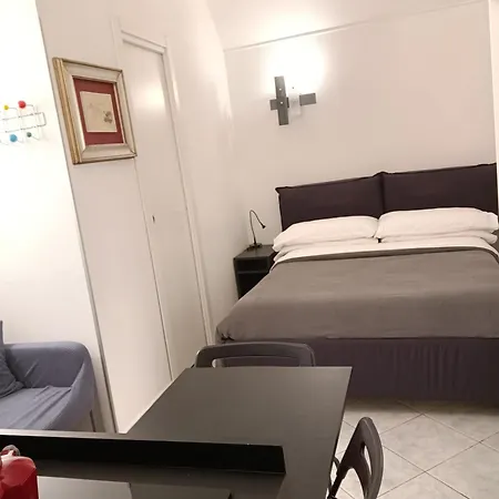 La Residenza Short Let Monolocale Standard Via Chiaia 82 * Naples