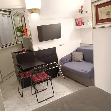 La Residenza Short Let Monolocale Standard Via Chiaia 82 Apartment Naples